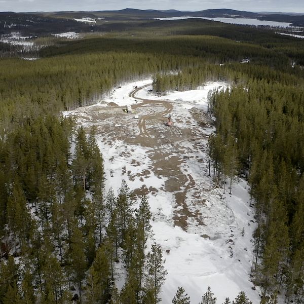 Flygbild över del av vindkraftparken Hästkullen i Viksjö