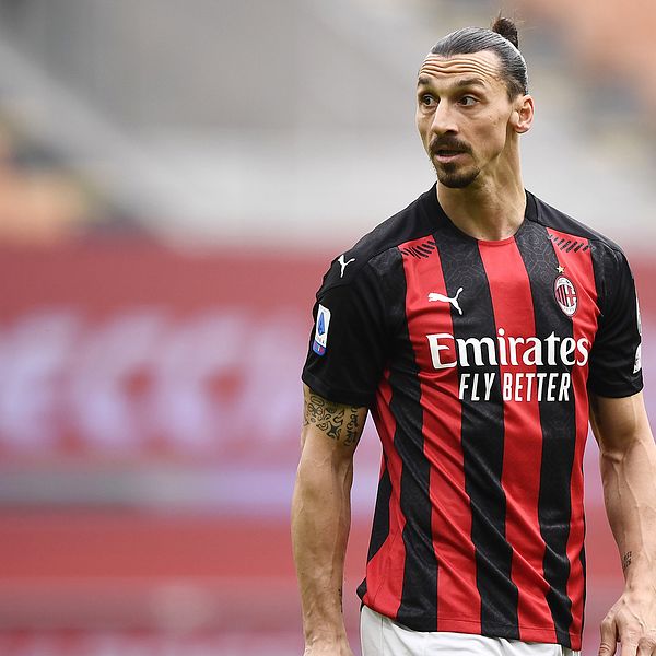 Zlatan Ibrahimovic under söndagens Milano-derby mot Inter.