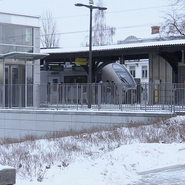 Kumla järnvägsstation, tåg, perrong