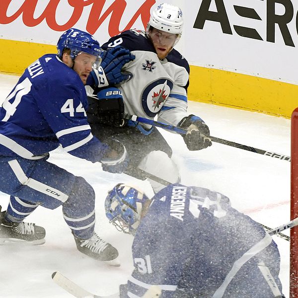 Toronto föll med 2-5 hemma mot Winnipeg i NHL i natt.