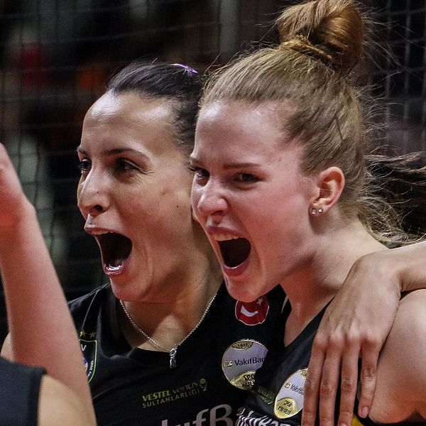 Haak närmar sig andra titeln med Vakifbank.