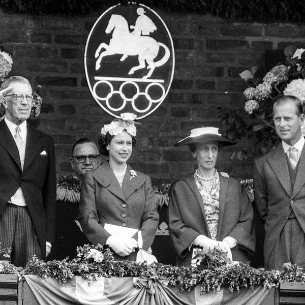 ”Philip såg sig som skandinav”, säger hovexperten Roger Lundgren. På bilden prins Philip (t.h) tillsammans med Drottning Elizabeth II och det svenska kungaparet Gustaf VI Adolf och drottning Louise på Olympiastadion i Stockholm 1956.