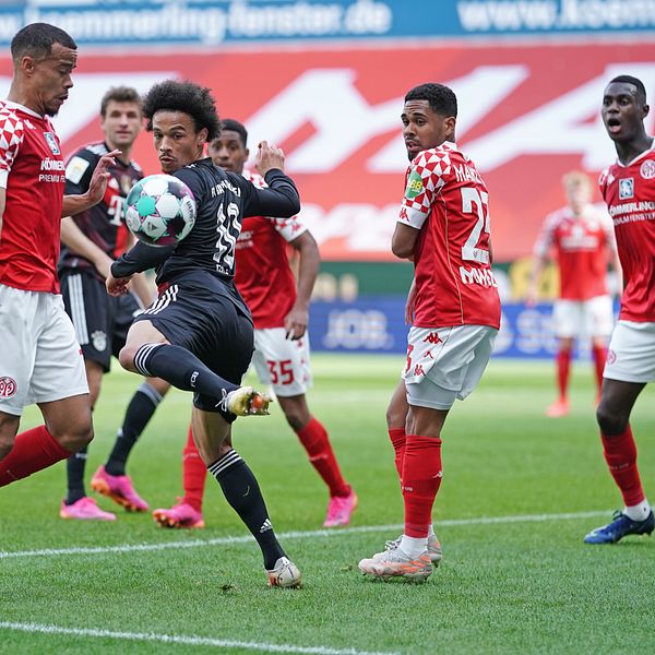 Robin Quaison gjorde 2-0 målet mot Bayern München.