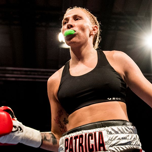 Boxaren Patricia Berghult får vänta på sitt livs match.
