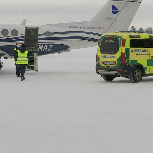 Arkivbild ambulansflyg (vinter)