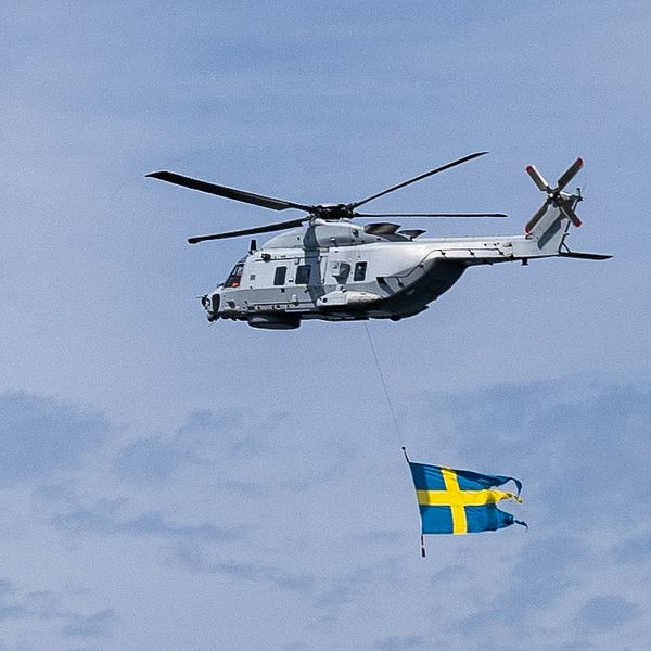 helikopterkvadronen flaggflyger