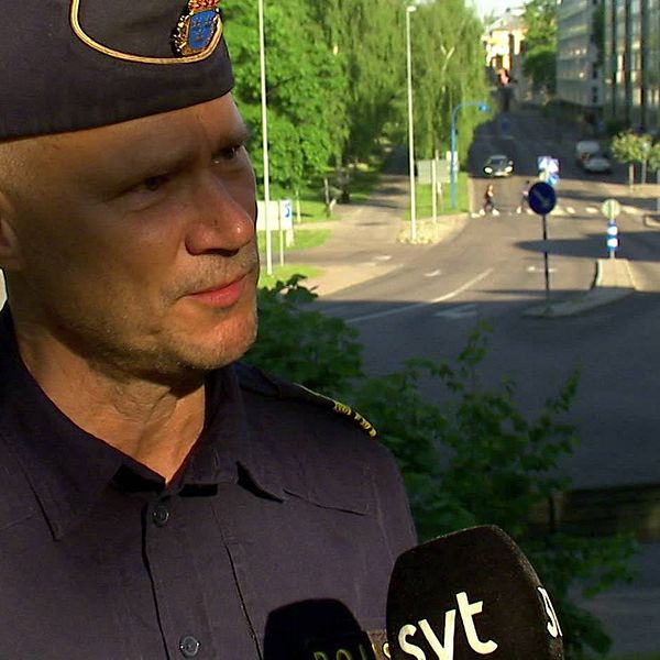 Polischef Jonas WendelI berättar om hur en ny lag skulle kunna se ut och hur stor effekt en bot får, när passagerarna i bilen delar på beloppet.