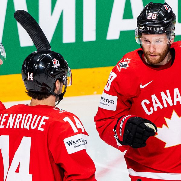 Connor Brown, längst till höger, tillsammans med kedjekamraterna Andrew Mangiapane och Adam Henrique.