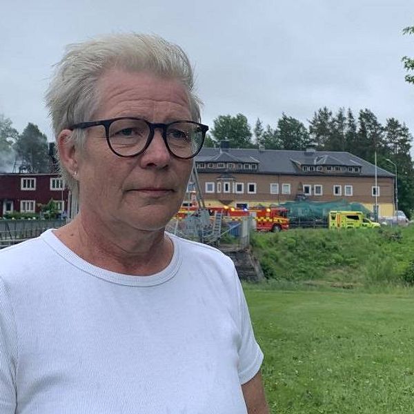Hör Karin Ståhl, boende i huset, berätta om branden.