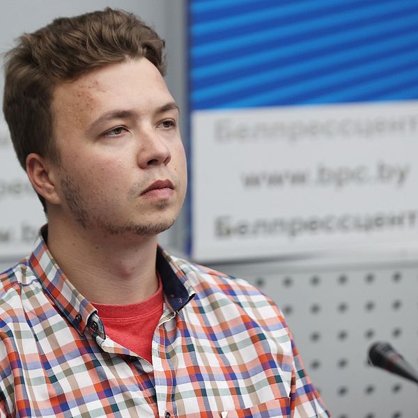 Roman Protasevitj på en presskonferens anordnad av Belarusiska myndigheter i juni 2021.
