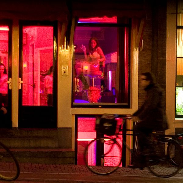 Prostituerade i Amsterdams Red Light District.