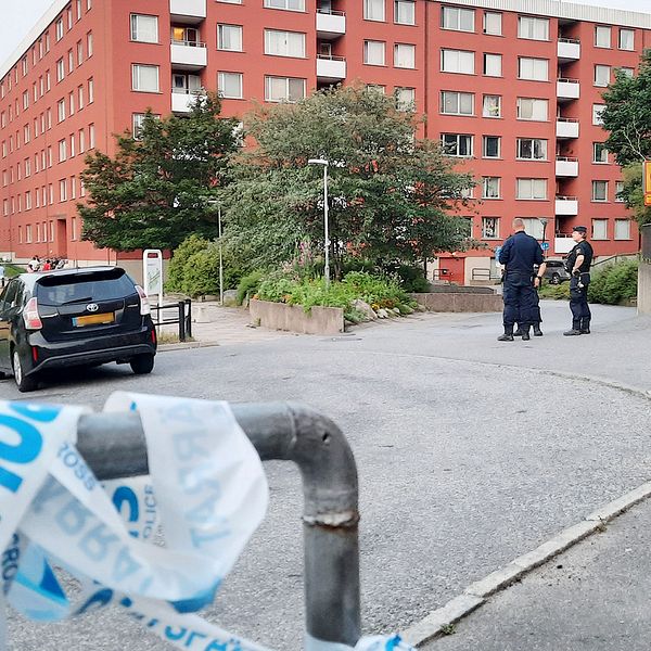 Poliser på plats i Flemingsberg