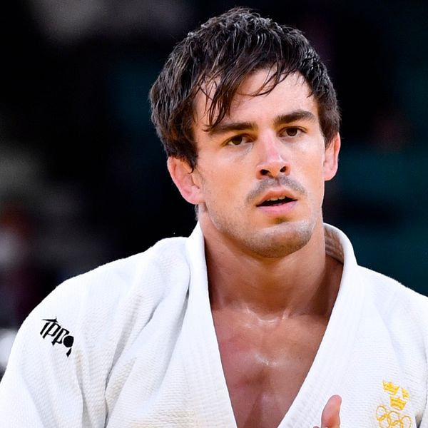 Sveriges Tommy Macias (bilden) mot Victor Scvortov från Förenade arabemiraten i judons 73-kilosklass under sommar-OS i Tokyo