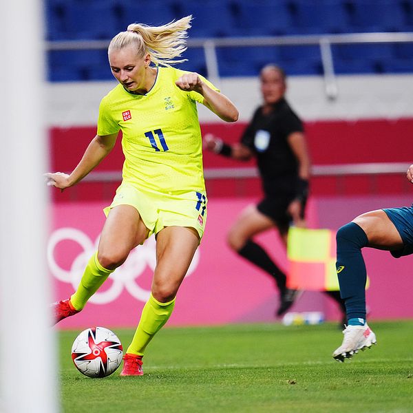 Sveriges Stina Blackstenius mot Australiens Aivi Luik under gruppspelsmatchen lagen emellan tidigare under OS. Sverige vann med 4–2. Nu möts lagen igen, i semifinal.