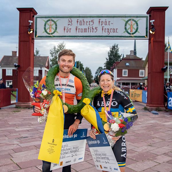 Jennie Stenerhag och Kristian Klevgård tog hem årets Cykelvasa.