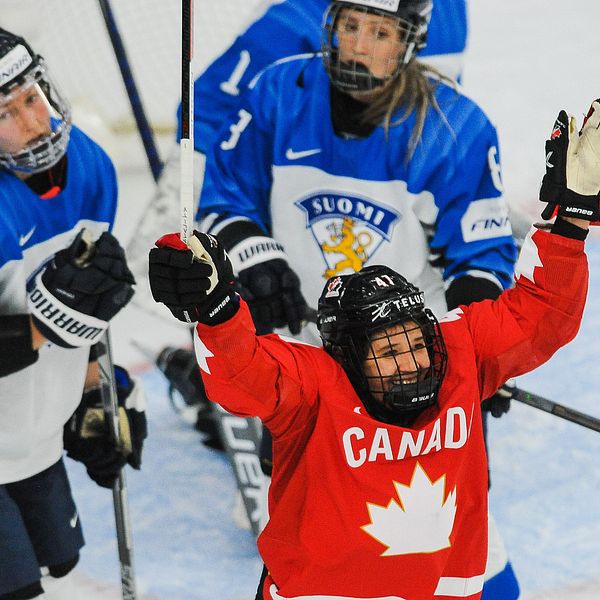 Kanada vann VM-premiären mot Finland.
