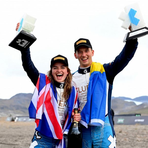 Timmy Hansen tillsammans med lagkamraten Catie Munnings.