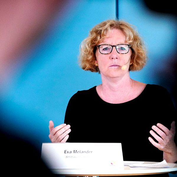 Smittskyddsläkare Eva Melander på Region Skånes pressträff