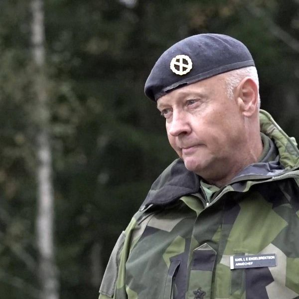Hör arméchef Karl Engelbrektson berätta om vad återetableringen av A9 spelar för roll i att stärka Sveriges försvar.