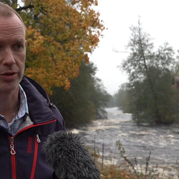 Pär Nilsson, ansvarig på Filipstads Energi berättar om det höga vattenflödet.