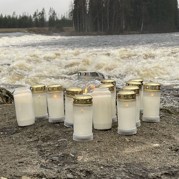 Tända ljus vid Vojmån efter dödsolyckan 2021