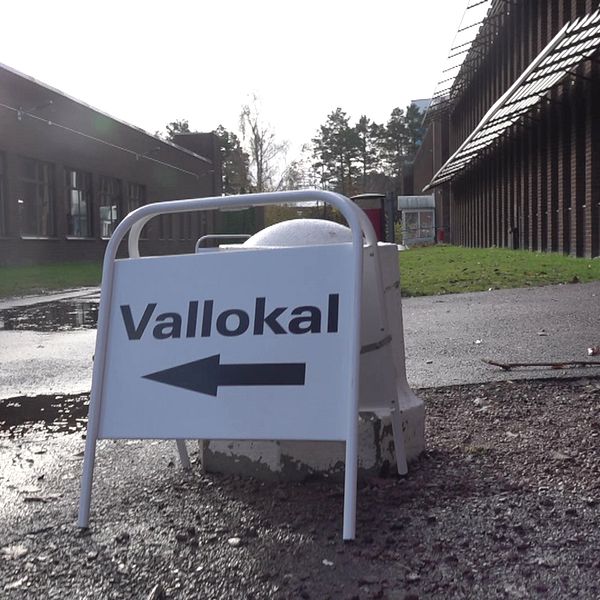 SVT besökte en vallokal i Oskarshamn under söndagens folkomröstning.