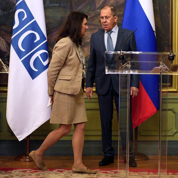 Ann Linde och Sergej Lavrov under dagens möte i Moskva.