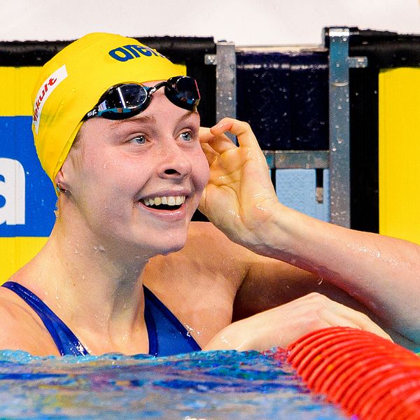 Sophie Hansson slog nytt svenskt rekord i kvalet på 50 meter bröstsim.