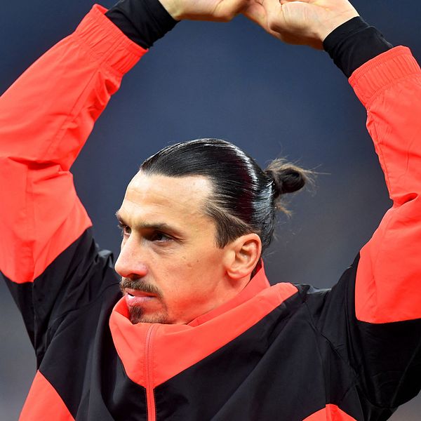 Zlatan Ibrahimovic inleder på bänken mot Roma i dag.
