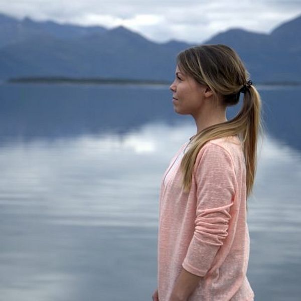 Tystnaden i Sápmi följer två kvinnor som utsatts för sexuella övergrepp – och tystnaden om dem.