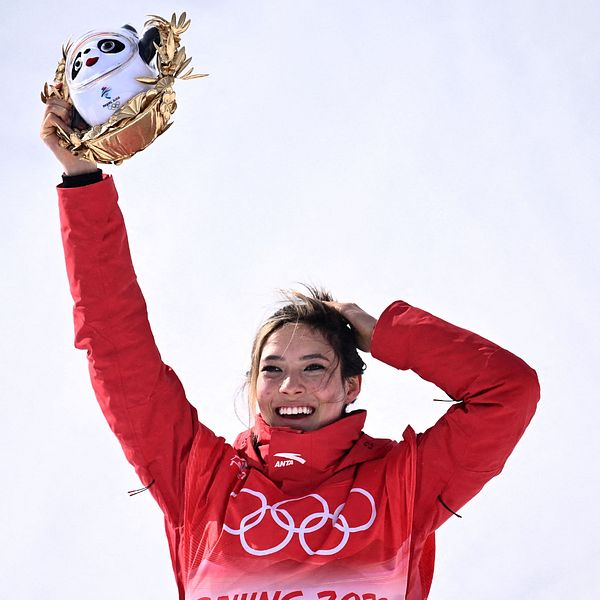 Eileen Gu har tagit sin andra OS-medalj på en vecka.