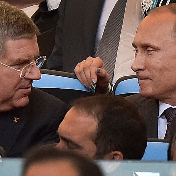 Thomas Bach och IOK vill stoppa idrottare från Vladimir Putins Ryssland.