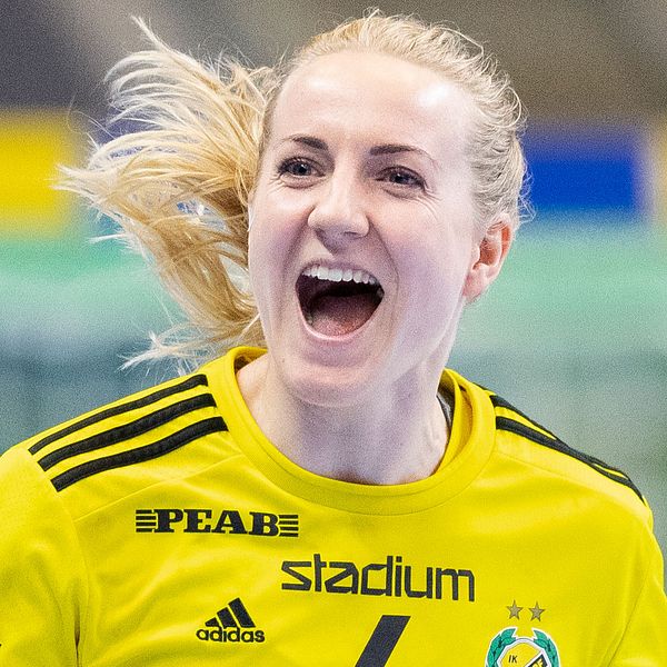 Sävehofs Trine Wacker Mortensen jublar under handbollsmatchen i SHE mellan Sävehof och Skara den 7 mars 2022 i Partille.