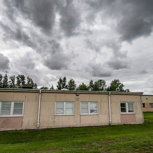 I augusti förra året gick en 15-årig elev till attack mot en lärare på Källebergsskolan i Eslöv. Läraren blev allvarligt skadad. Femtonåringen har i tingsrätten dömts för bland annat mordförsök. Arkivbild.