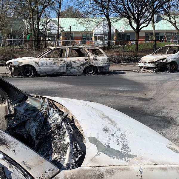 Dagen efter påskdagens upplopp och bränder vid Rosengårdsskolan i Malmö.
