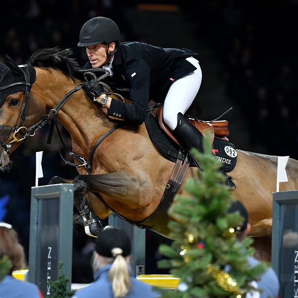 Henrik von Eckermann och Glamour Girl under Stockholm Horse Show.