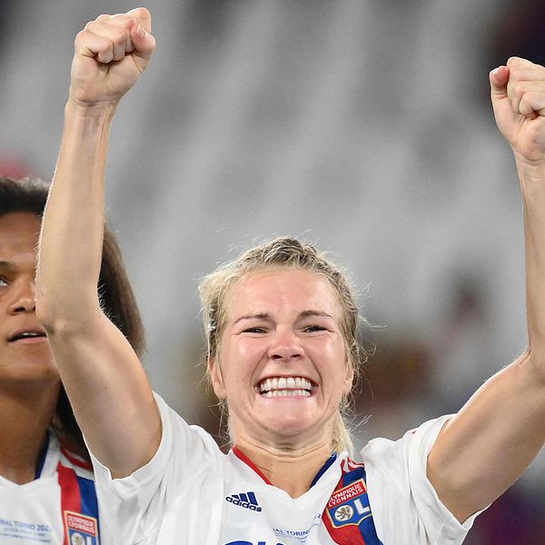 Ada Hegerberg firar Champions League-titeln med Lyon.
