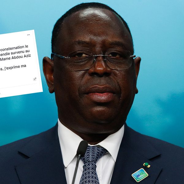 Senegals president Macky Sall och ett urklipp på hans Twitter-inlägg ovanpå arkivbilden.