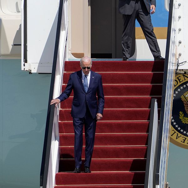 USA:s president Joe Biden vid sin ankomst till Ben Gurion International Airport nära Tel Aviv, Israel onsdagen den 13 juli.