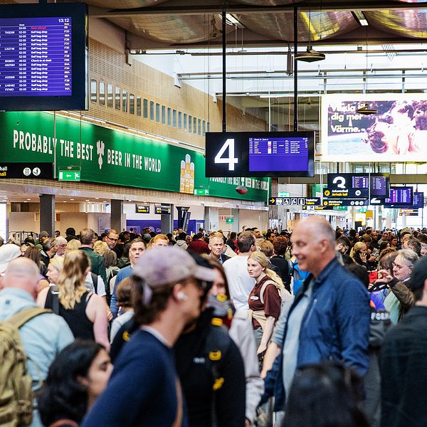 Många resenärer på Arlanda.