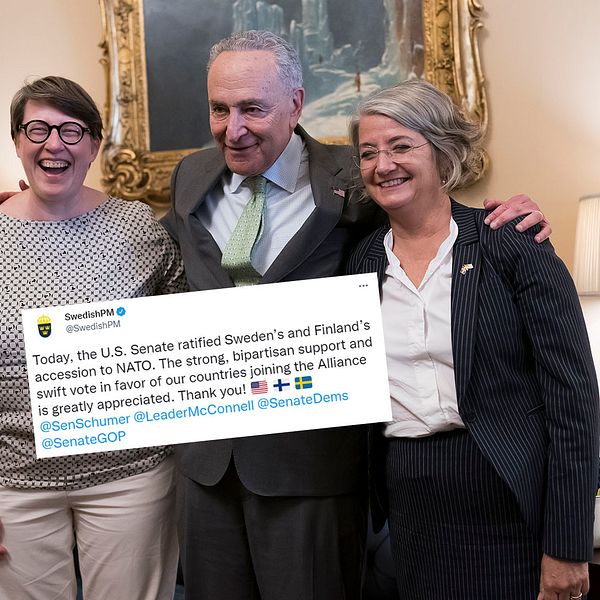 Päivi Nevala, ministerråd för Finlands ambassad, vänster, och Karin Olofsdotter, Sveriges ambassadör i USA, höger, fick delta vid röstningsprocessen i Washington USA. Senatens majoritetsledare Chuck Schumer välkomnade ambassadörerna.