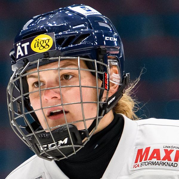 Linköpings Jennifer Wakefield under ishockeymatchen i SDHL mellan Djurgården och Linköping den 5 oktober 2020 i Stockholm.