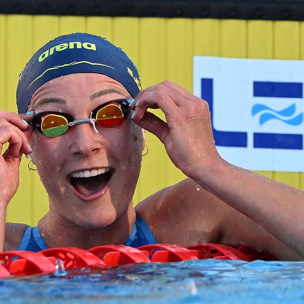 Sarah Sjöström vann överlägset guld på 50 meter fjäril.