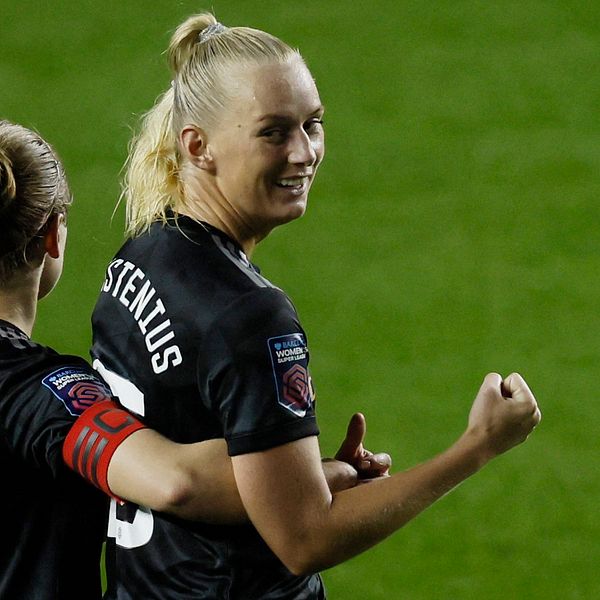Stina Blackstenius blev segerskytt för Arsenal borta mot Reading.