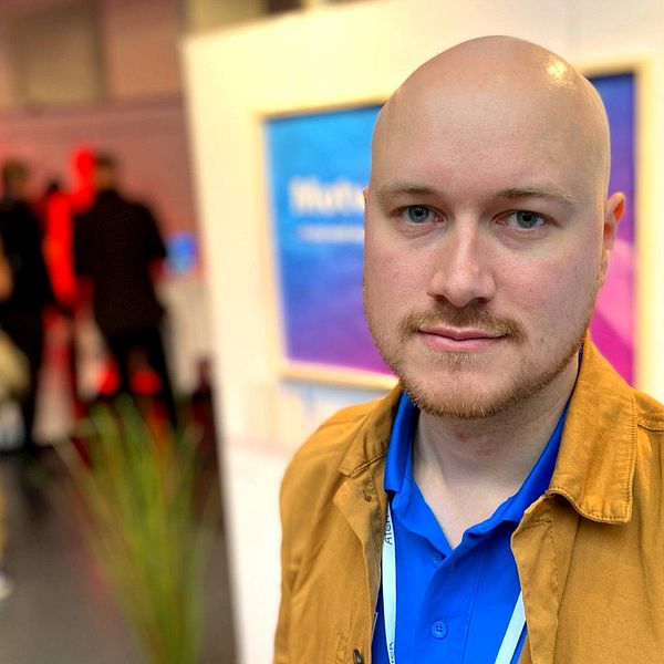 Bedrägeri med deepfakes och AI vanligare – så skyddar du dig | SVT Nyheter