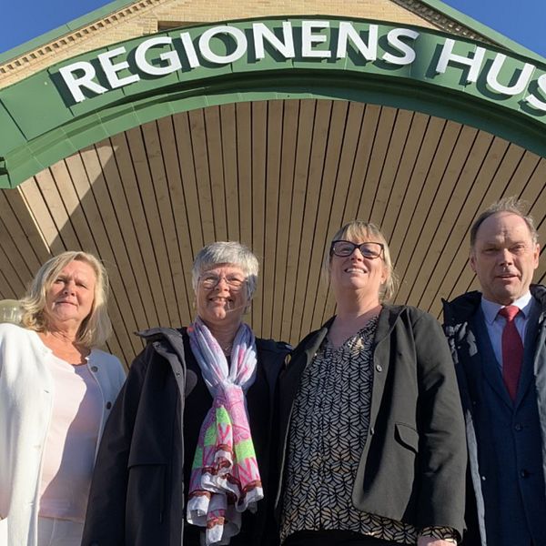 Alliansen i Region Halland. Från vänster:  Ann Molander (L), Helene Andersson (C), Mikaela Waltersson (M)  och Lars Gustafsson (KD).