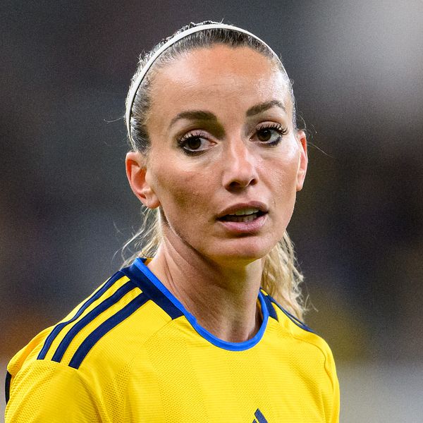 Kosovare Asllani missar landskampen mot Australien.