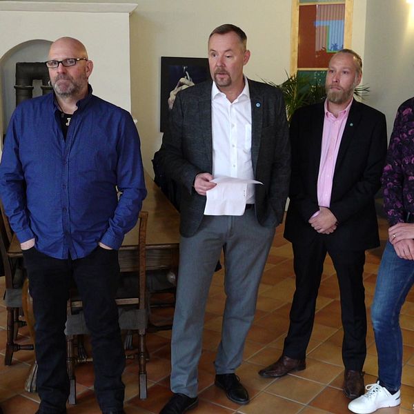 Bild på fem män som är med i nya styret i Lindesberg.