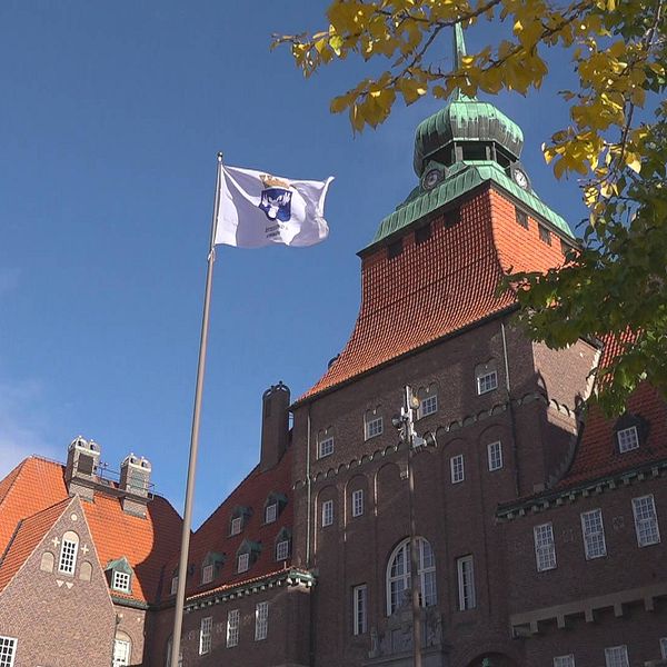 Bild på Östersunds rådhus som måste utrymmas. Byggnaden klarar inte brandskyddsreglerna.