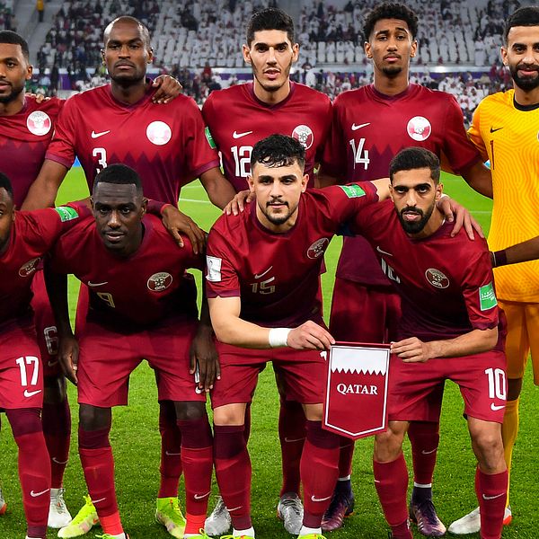 Qatar har tagit ut sin VM-trupp. Här är laget som mötte Algeriet i december 2021.